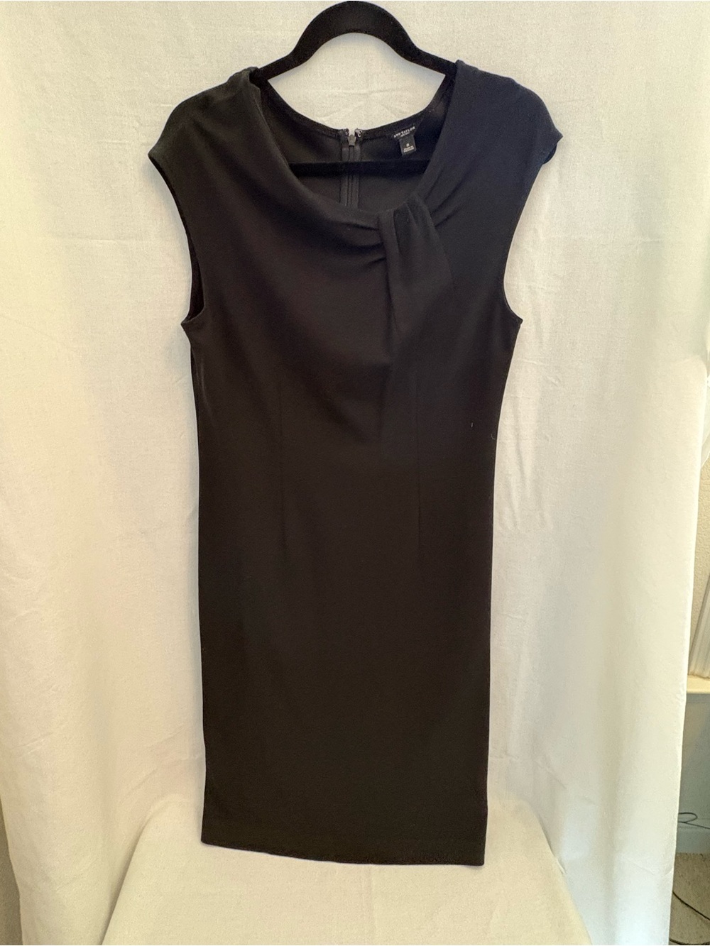 Classic Black Ann Taylor Sleeveless Sheath Dress size 8